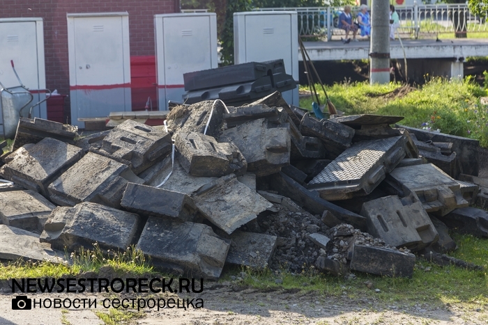 На железнодорожном переезде поменяли резинокордовый настил