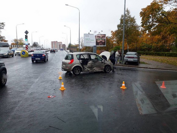 ДТП: ВАЗ-2112 протаранил Renault Megane