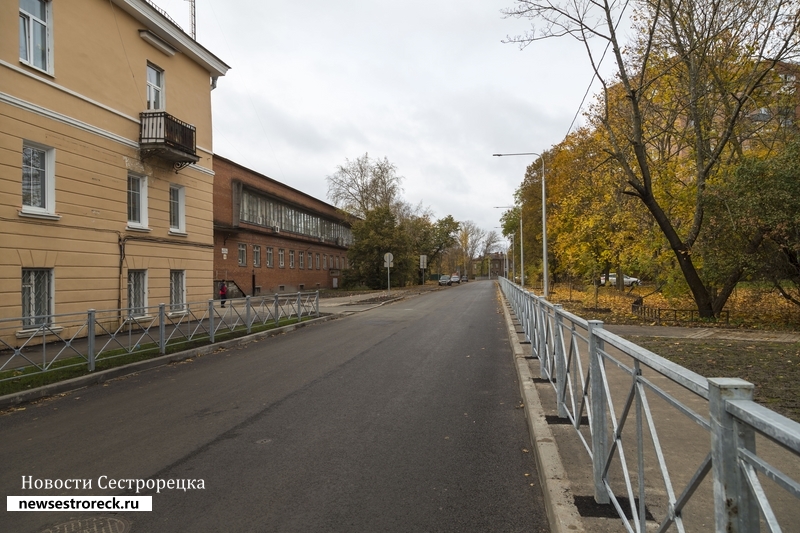 В Сестрорецке открыли проезд по наб.реки Сестры В Сестрорецке открыли проезд по наб.реки Сестры