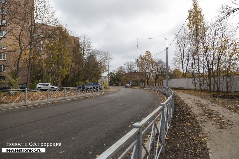 В Сестрорецке открыли проезд по наб.реки Сестры В Сестрорецке открыли проезд по наб.реки Сестры