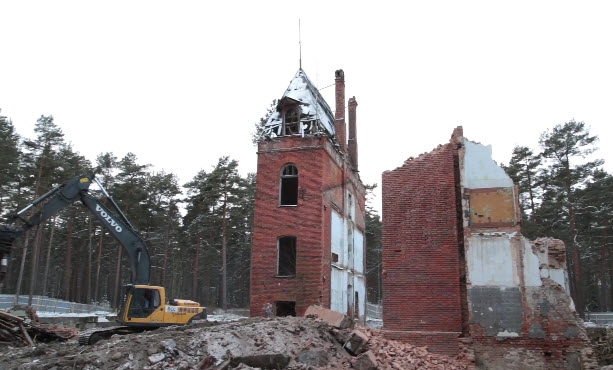 В Сестрорецке снесли остатки Лесного корпуса Сестрорецкого курорта
