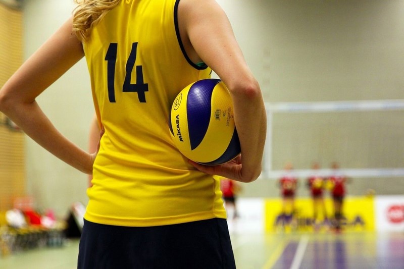 Женский турнир по волейболу состоялся в Сестрорецке